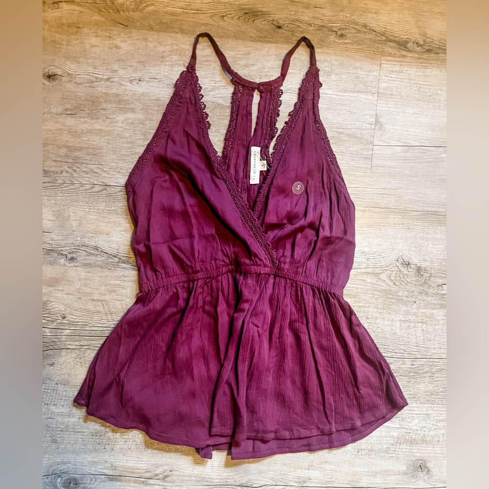 NWT LA Hearts Brand. Size Small. Maroon Deep V Babydoll Tank Top.